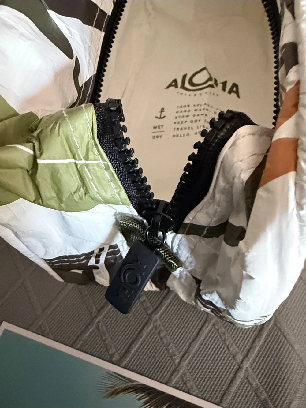 ALOHAS Green, Olive & White Tropical Print Wristlet Clutch